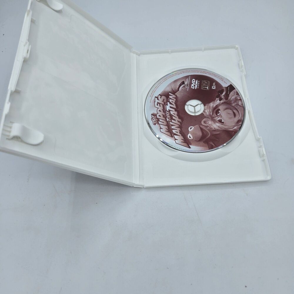 The Muppets Take Manhattan - Adventure,Comedy,Drama DVD Kids Movie - Picture 2 of 4